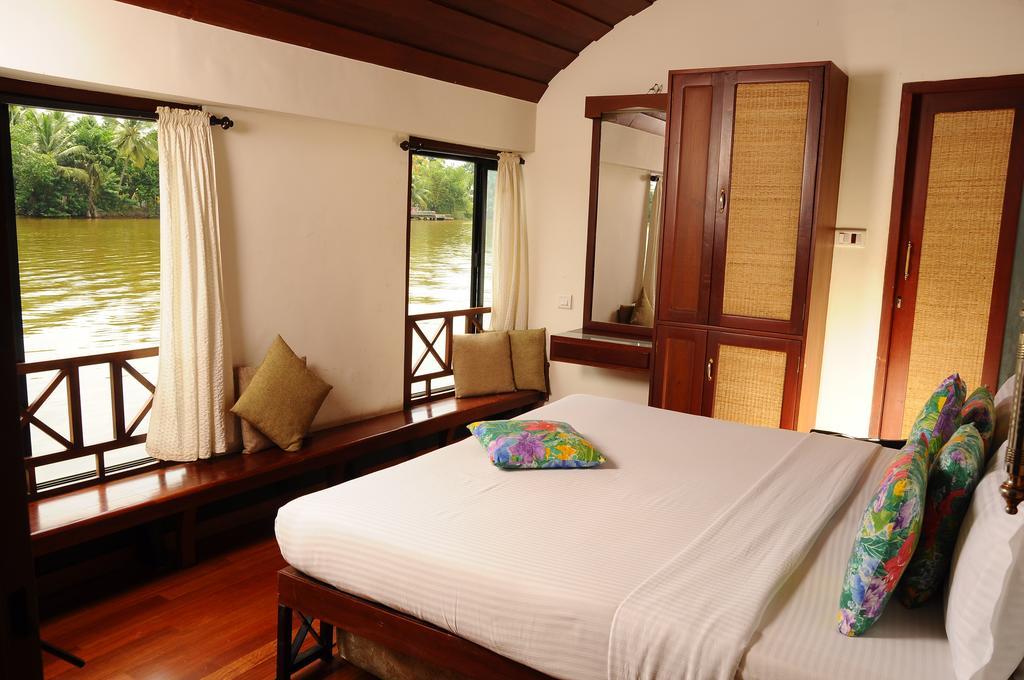 Xandari Riverscapes Alappuzha Room photo