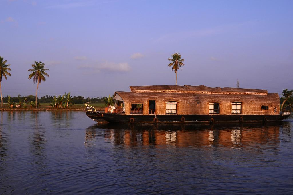 Xandari Riverscapes Alappuzha Exterior photo