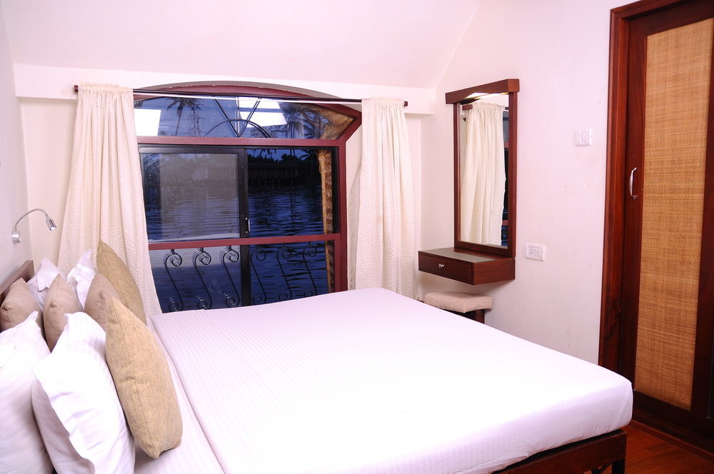 Xandari Riverscapes Alappuzha Exterior photo