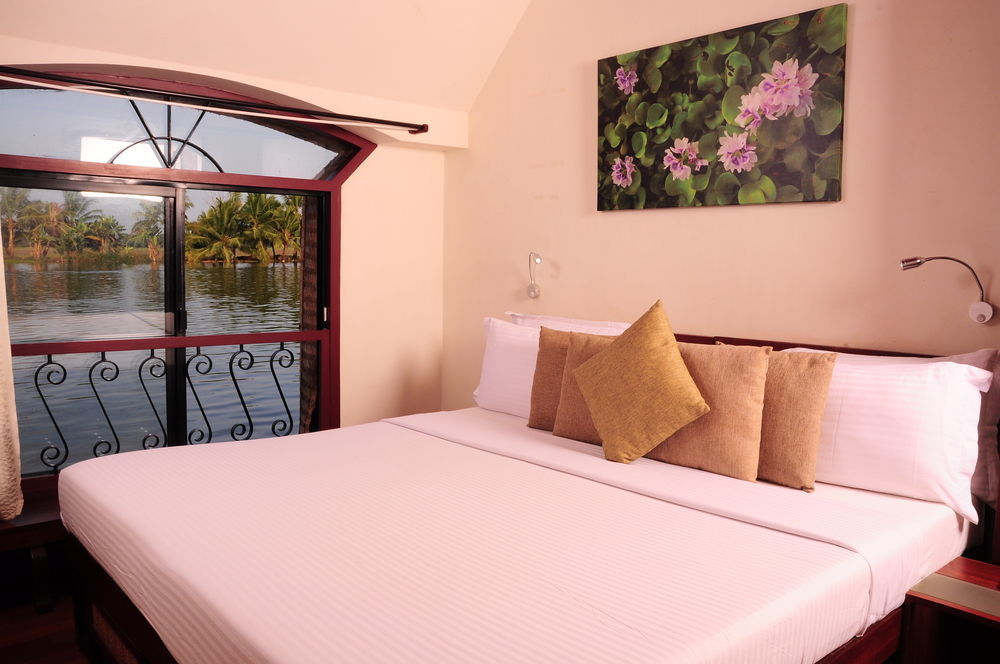 Xandari Riverscapes Alappuzha Exterior photo
